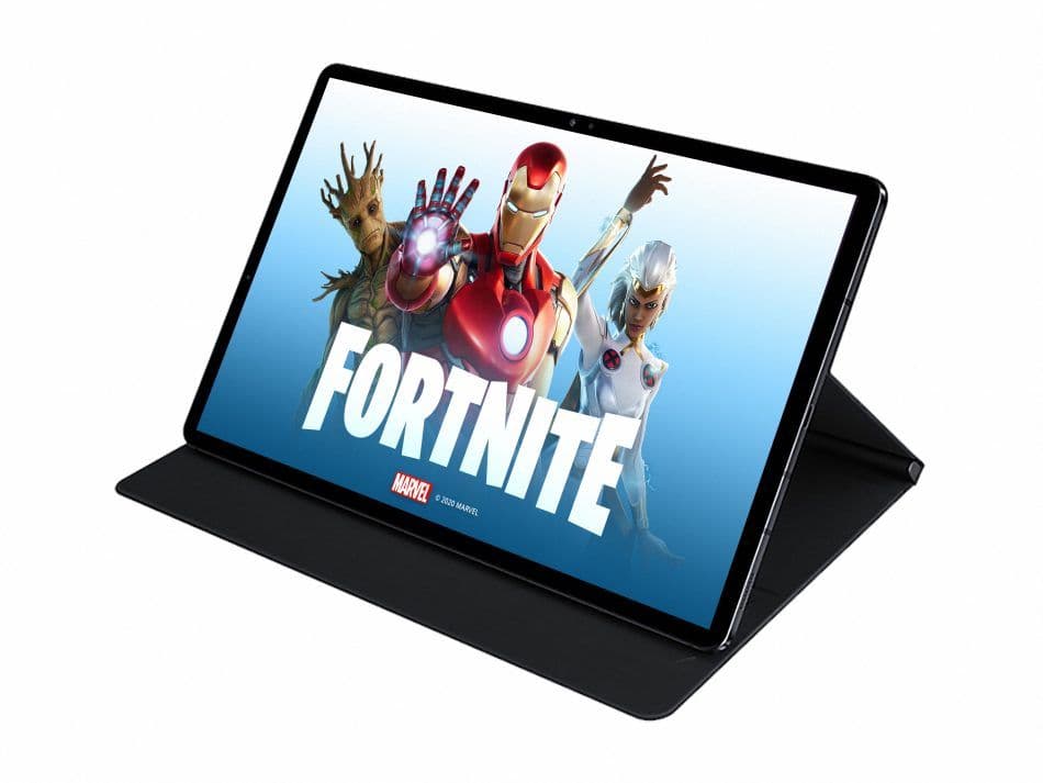 Playing Fortnite on a Samsung tablet